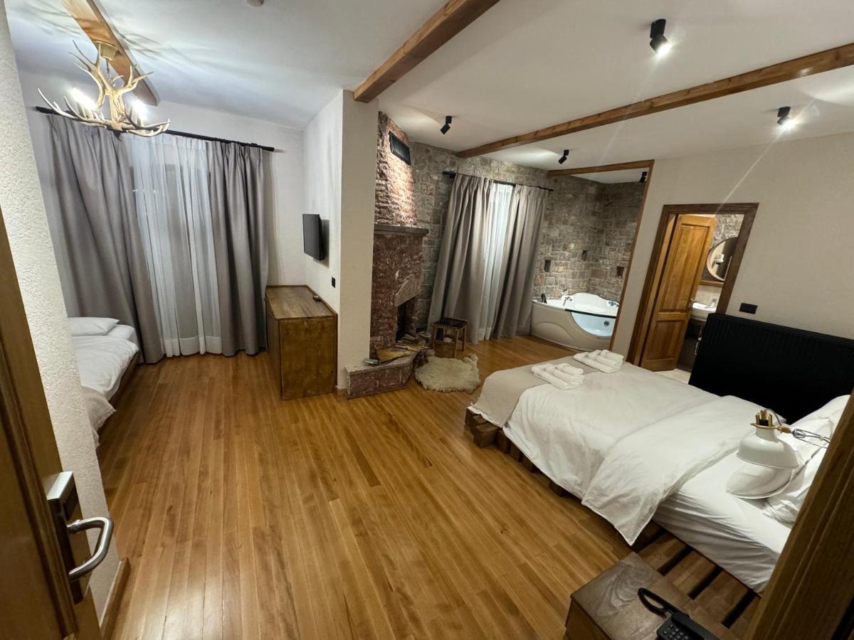 Hotel Ambassador Voskopojë Eksteriør billede