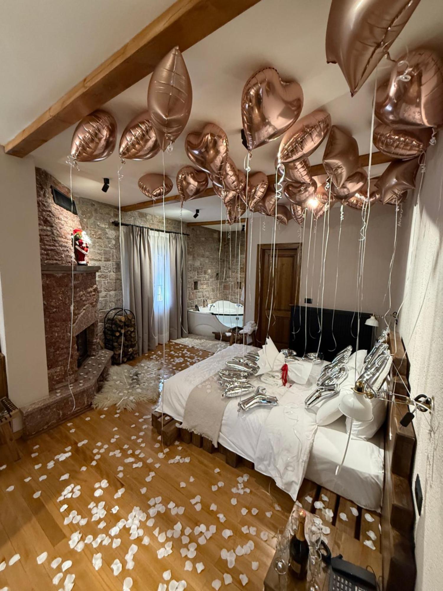Hotel Ambassador Voskopojë Eksteriør billede